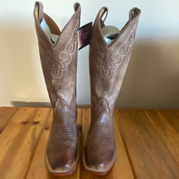 NWT Nocona Boots Genuine Leather Cowgirl Boots Rendezvous Tan - Picture 8 of 12